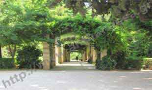 _Arch in National Garden.