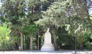 _Monument in Pedion Areos.